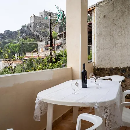 'lazaros' Seastone House Next To The Sea In Mani
