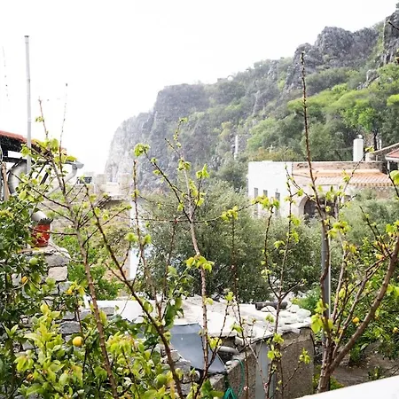 'lazaros' Seastone House Next To The Sea In Mani Nyaraló